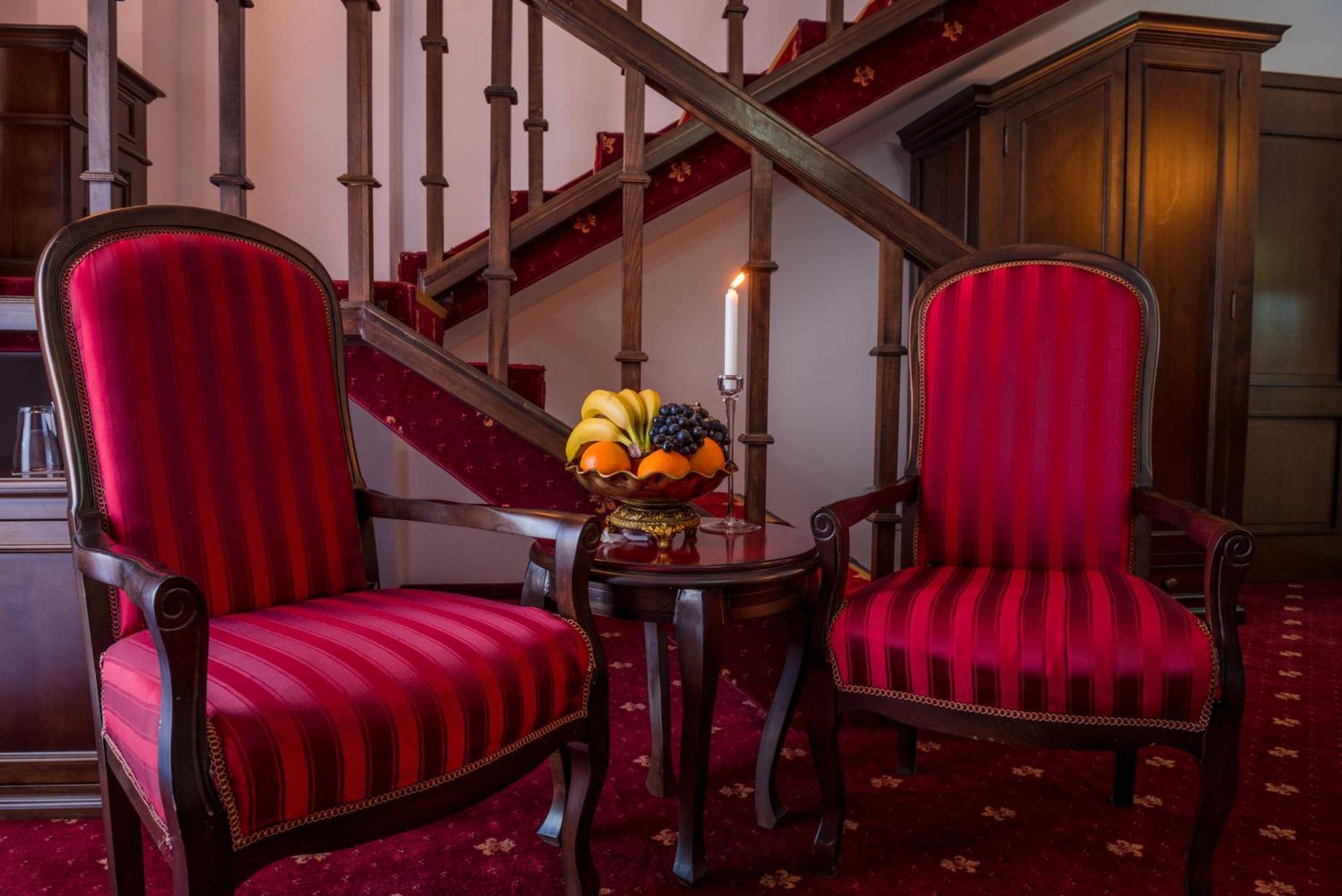 Hotel Emire Boutique Zărneşti Zimmer foto