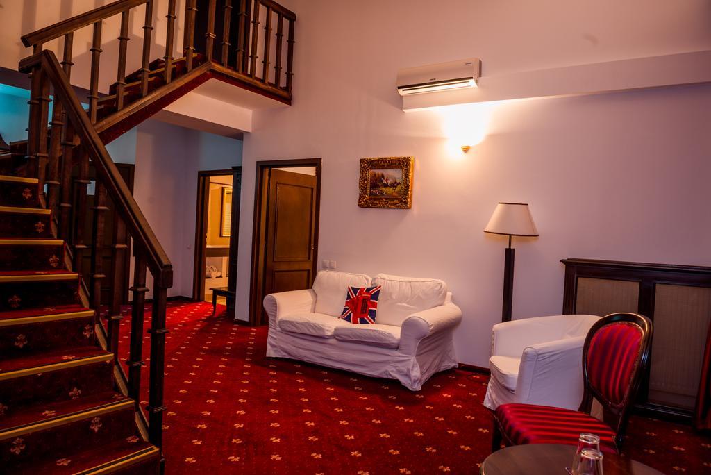 Hotel Emire Boutique Zărneşti Zimmer foto